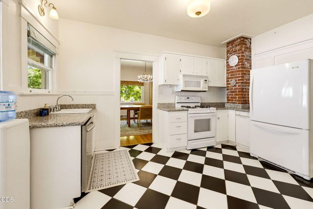 307 N Main Street, Ashland, OR 97520