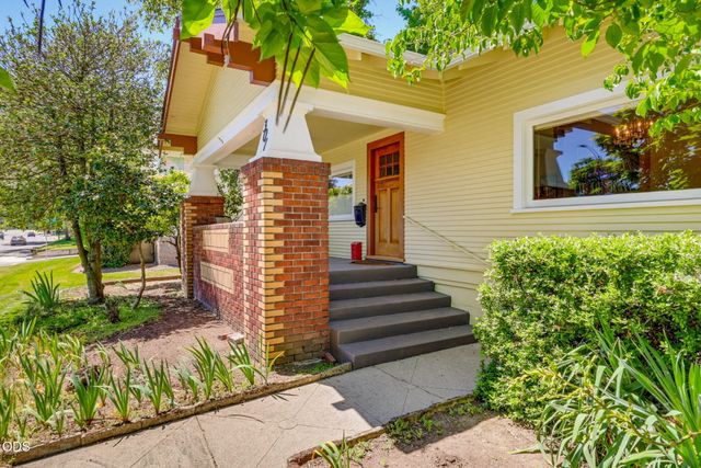 307 N Main Street, Ashland, OR 97520