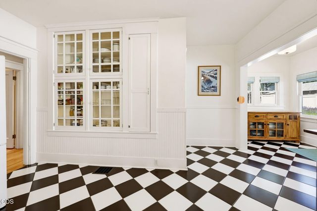 307 N Main Street, Ashland, OR 97520