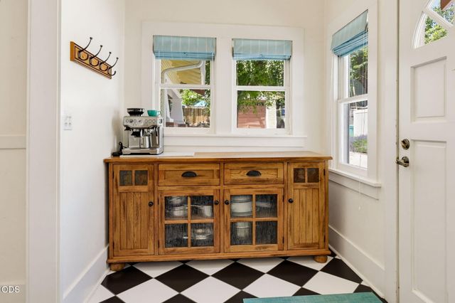 307 N Main Street, Ashland, OR 97520