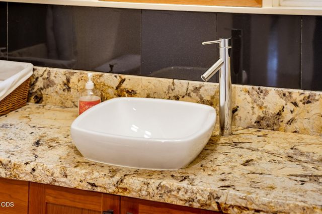 307 N Main Street, Ashland, OR 97520