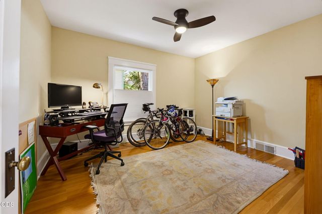 307 N Main Street, Ashland, OR 97520