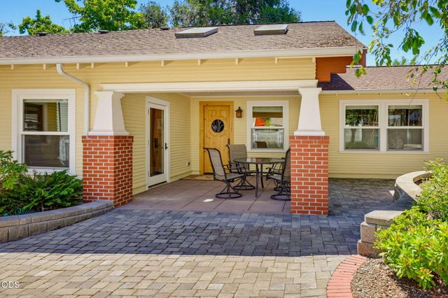 307 N Main Street, Ashland, OR 97520