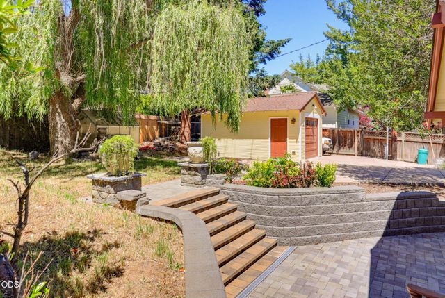 307 N Main Street, Ashland, OR 97520