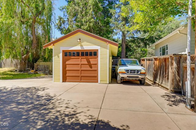 307 N Main Street, Ashland, OR 97520