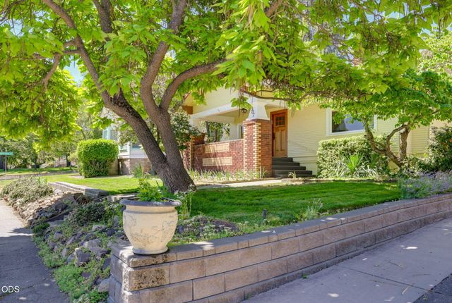307 N Main Street, Ashland, OR 97520