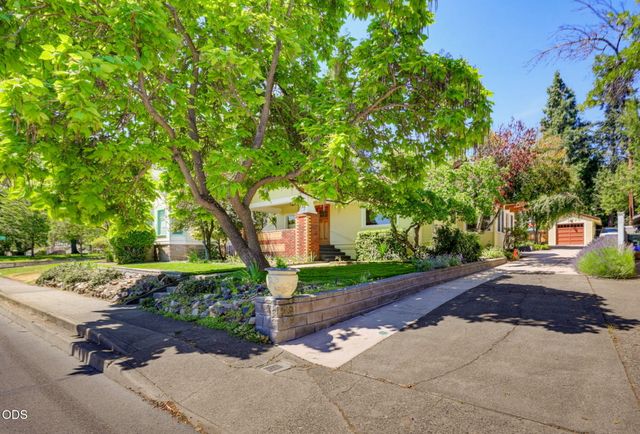 307 N Main Street, Ashland, OR 97520