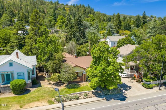 307 N Main Street, Ashland, OR 97520
