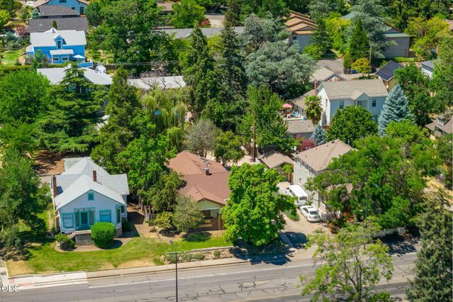 307 N Main Street, Ashland, OR 97520
