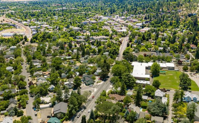 307 N Main Street, Ashland, OR 97520