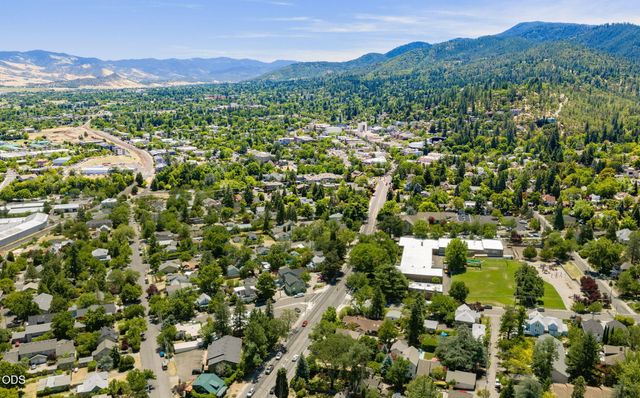 307 N Main Street, Ashland, OR 97520