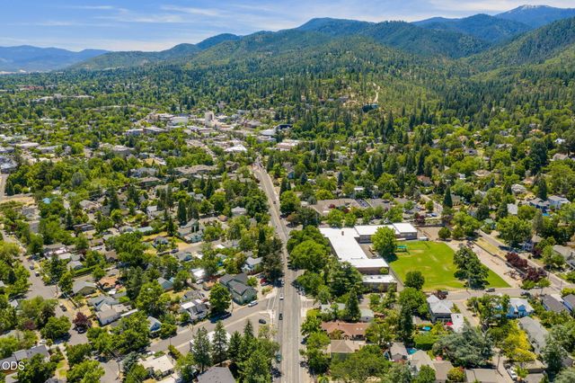 307 N Main Street, Ashland, OR 97520
