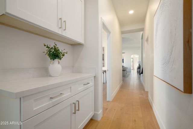 8100 E CAMELBACK Road 175, Scottsdale, AZ 85251