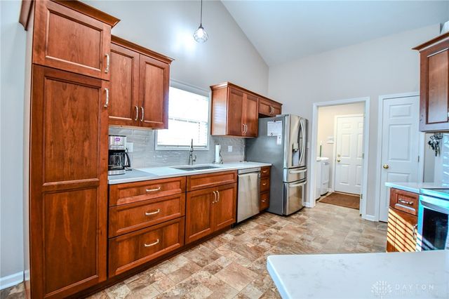 6774 Evergreen Circle, Huber Heights, OH 45424