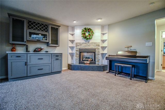 6774 Evergreen Circle, Huber Heights, OH 45424