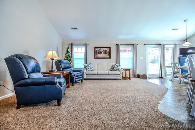 6774 Evergreen Circle, Huber Heights, OH 45424