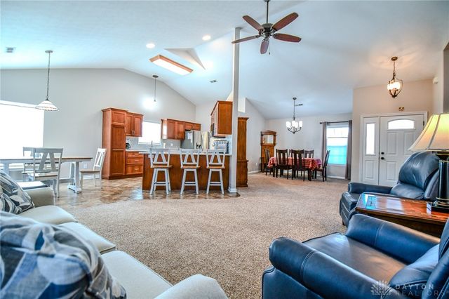 6774 Evergreen Circle, Huber Heights, OH 45424