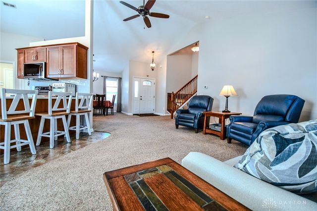 6774 Evergreen Circle, Huber Heights, OH 45424