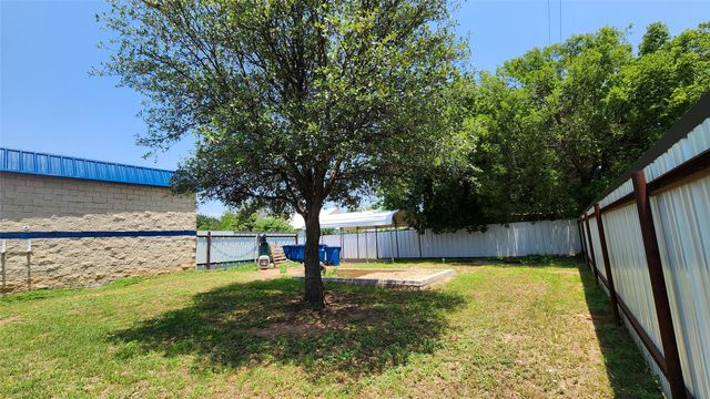 922 Main Street, Winters, TX 79530