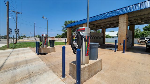 922 Main Street, Winters, TX 79530