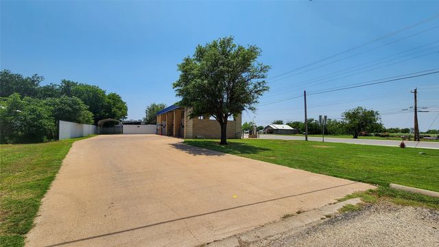 922 Main Street, Winters, TX 79530