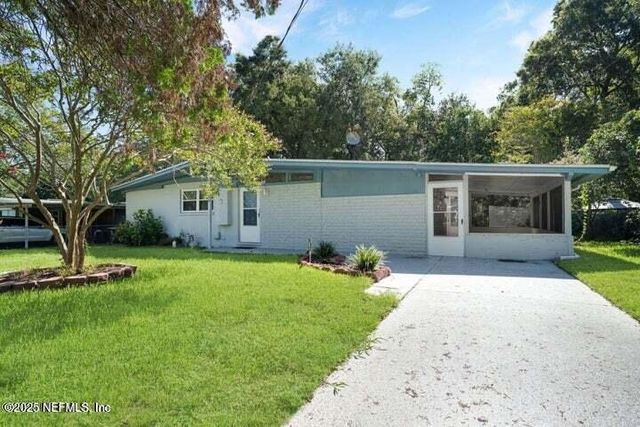 2203 LIMOGES Drive E, Jacksonville, FL 32210