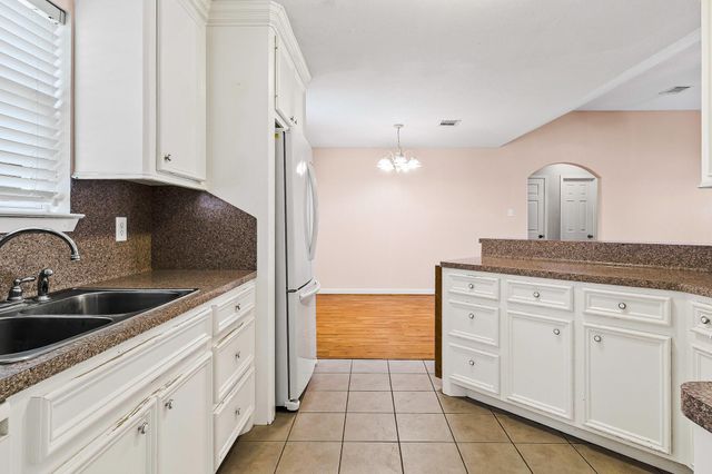 1060 Yaupon Cove Drive, Onalaska, TX 77360