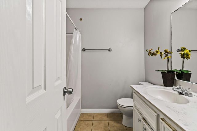 1060 Yaupon Cove Drive, Onalaska, TX 77360