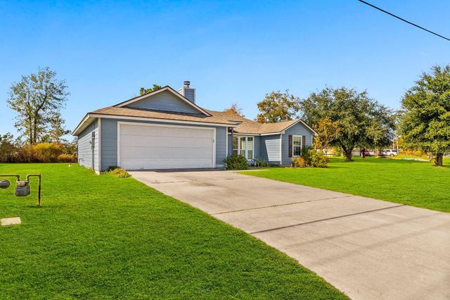 1060 Yaupon Cove Drive, Onalaska, TX 77360