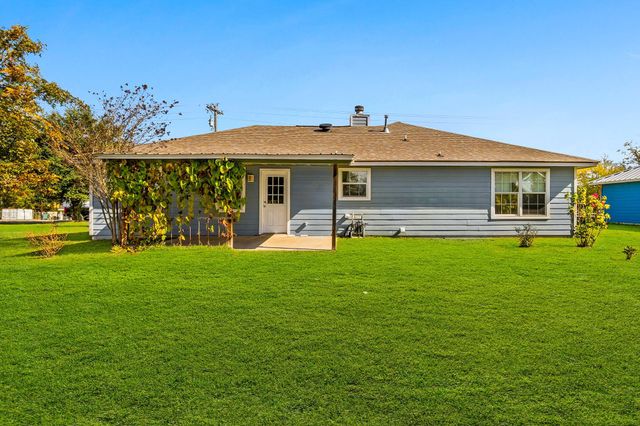 1060 Yaupon Cove Drive, Onalaska, TX 77360