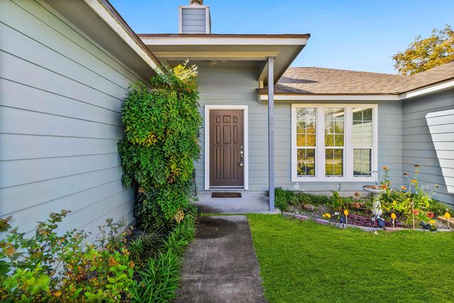 1060 Yaupon Cove Drive, Onalaska, TX 77360