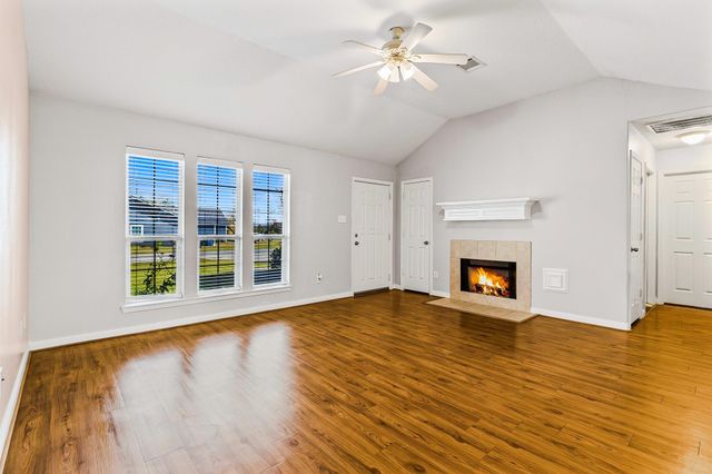 1060 Yaupon Cove Drive, Onalaska, TX 77360