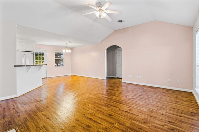 1060 Yaupon Cove Drive, Onalaska, TX 77360