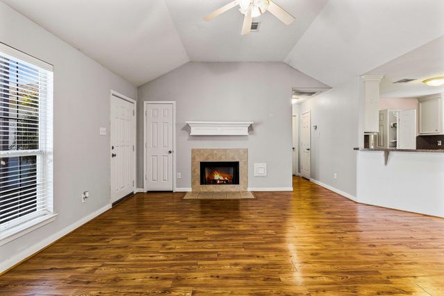 1060 Yaupon Cove Drive, Onalaska, TX 77360