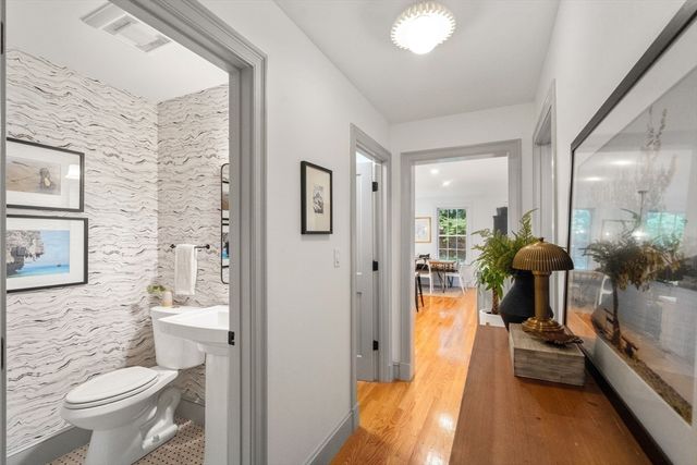 70 S Main St, Sherborn, MA 01770