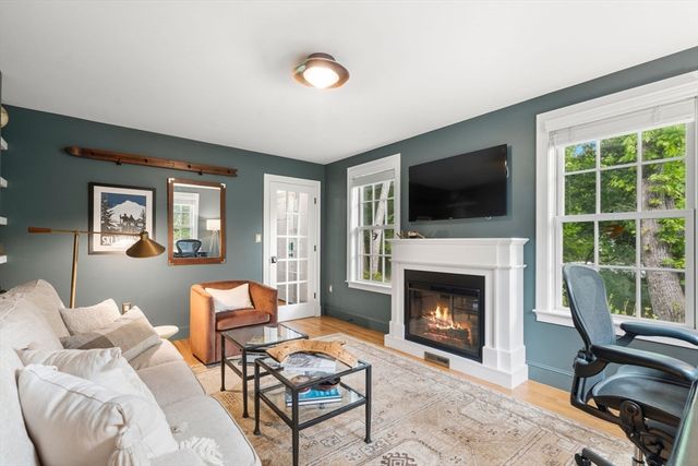 70 S Main St, Sherborn, MA 01770