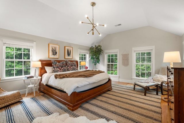 70 S Main St, Sherborn, MA 01770