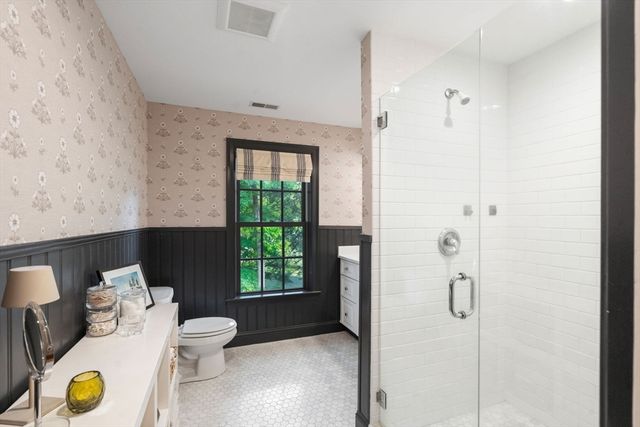 70 S Main St, Sherborn, MA 01770