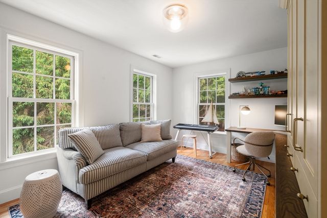 70 S Main St, Sherborn, MA 01770
