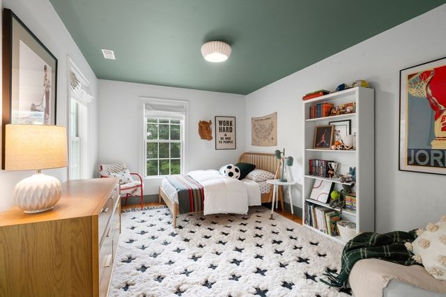 70 S Main St, Sherborn, MA 01770