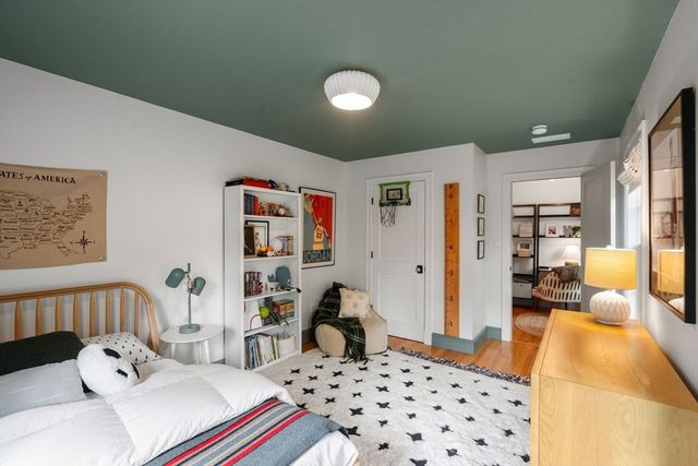 70 S Main St, Sherborn, MA 01770