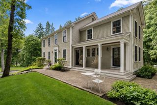 70 S Main St, Sherborn, MA 01770