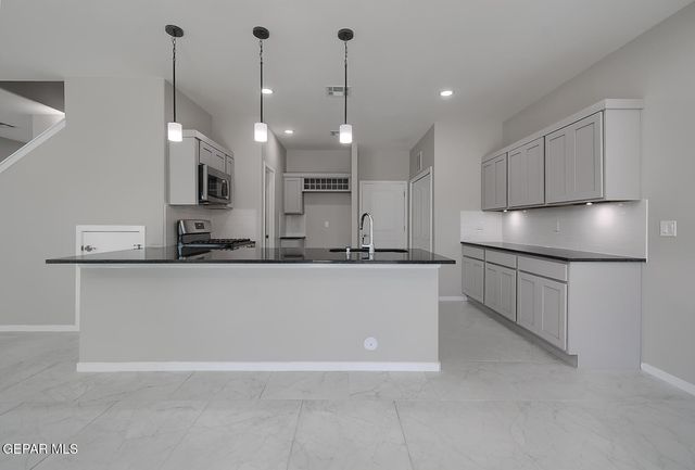 15100 COMPOSITION Avenue, El Paso, TX 79938