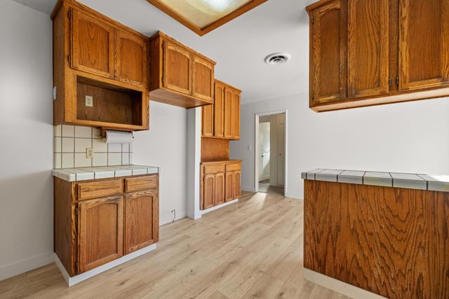 1410 Maplewood Dr, Modesto, CA 95350
