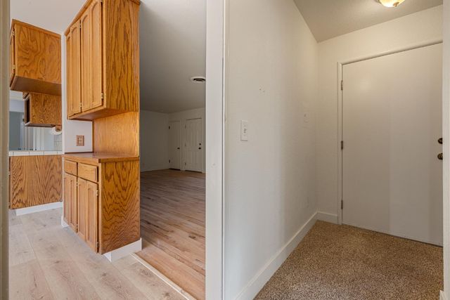 1410 Maplewood Dr, Modesto, CA 95350