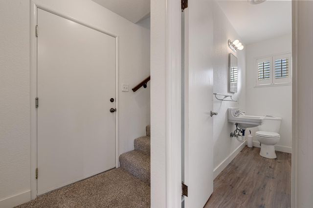1410 Maplewood Dr, Modesto, CA 95350