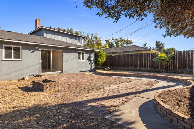 1410 Maplewood Dr, Modesto, CA 95350