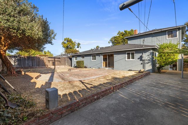 1410 Maplewood Dr, Modesto, CA 95350