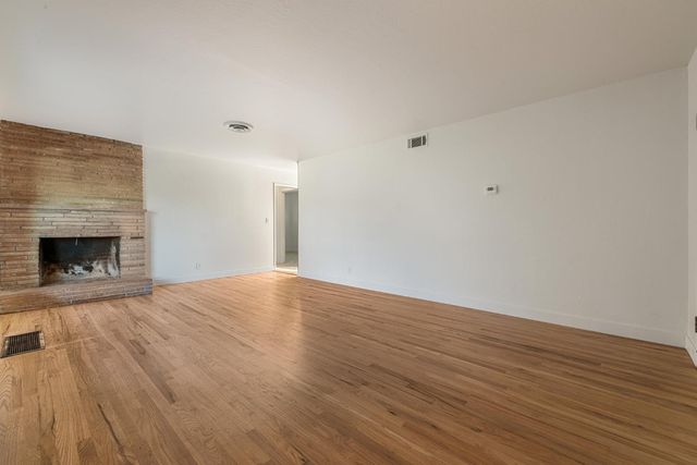 1410 Maplewood Dr, Modesto, CA 95350