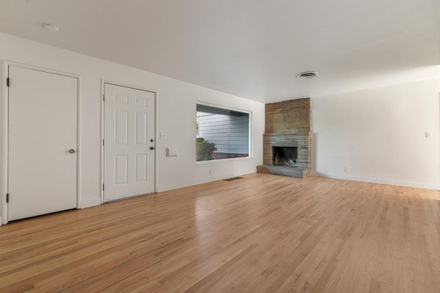 1410 Maplewood Dr, Modesto, CA 95350